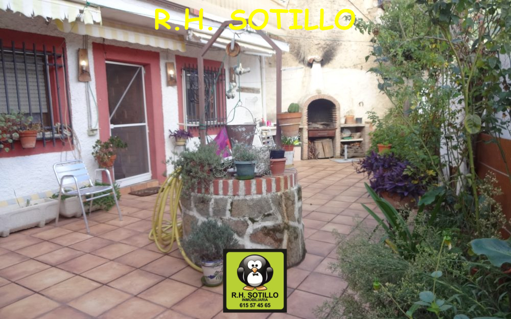 VENTA DE CASA DE PUEBLO CENTRICA CON AMPLIO PATIO VENTA DE CASA DE PUEBLO CENTRICA CON AMPLIO PATIO